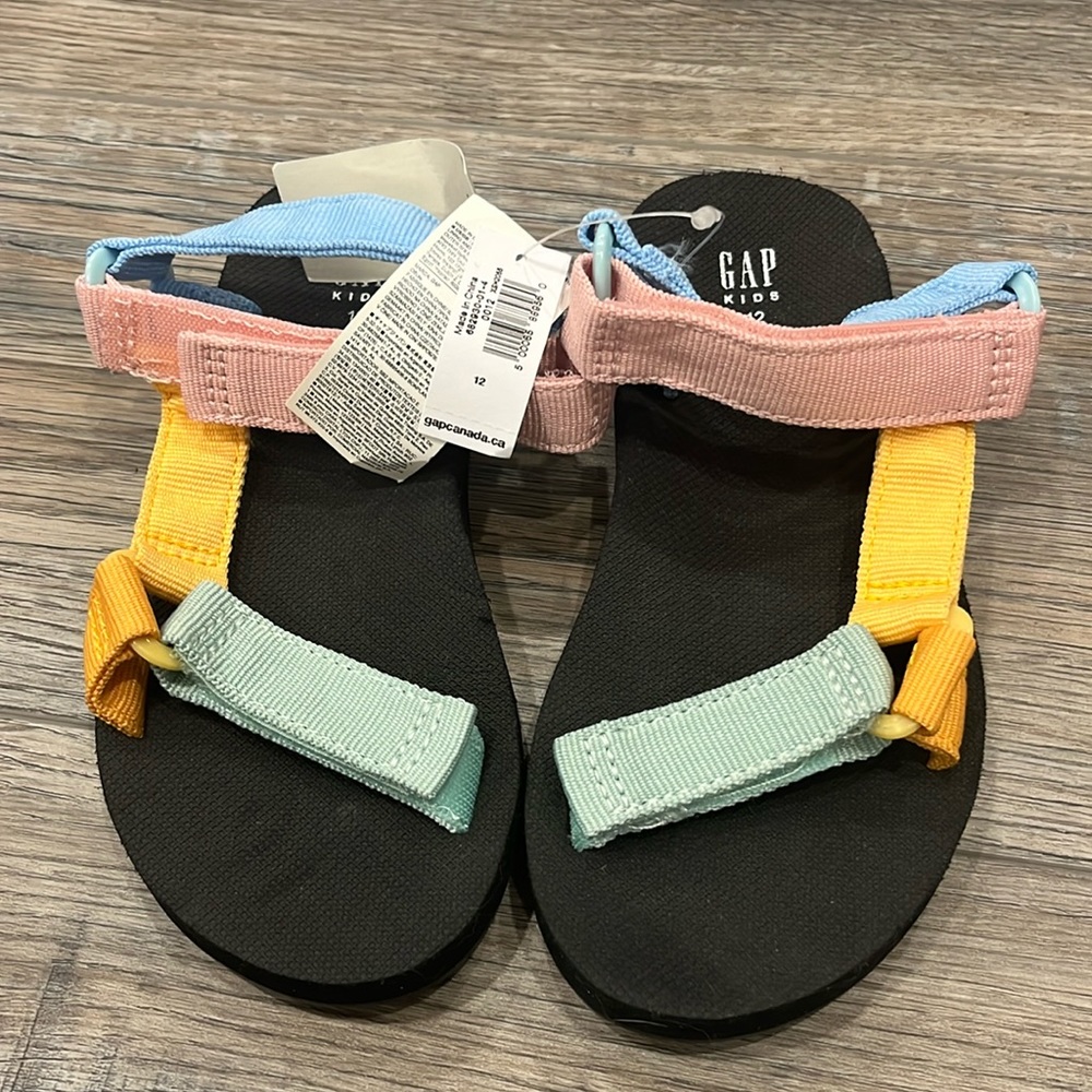 NWT GAP Girls Sandals
